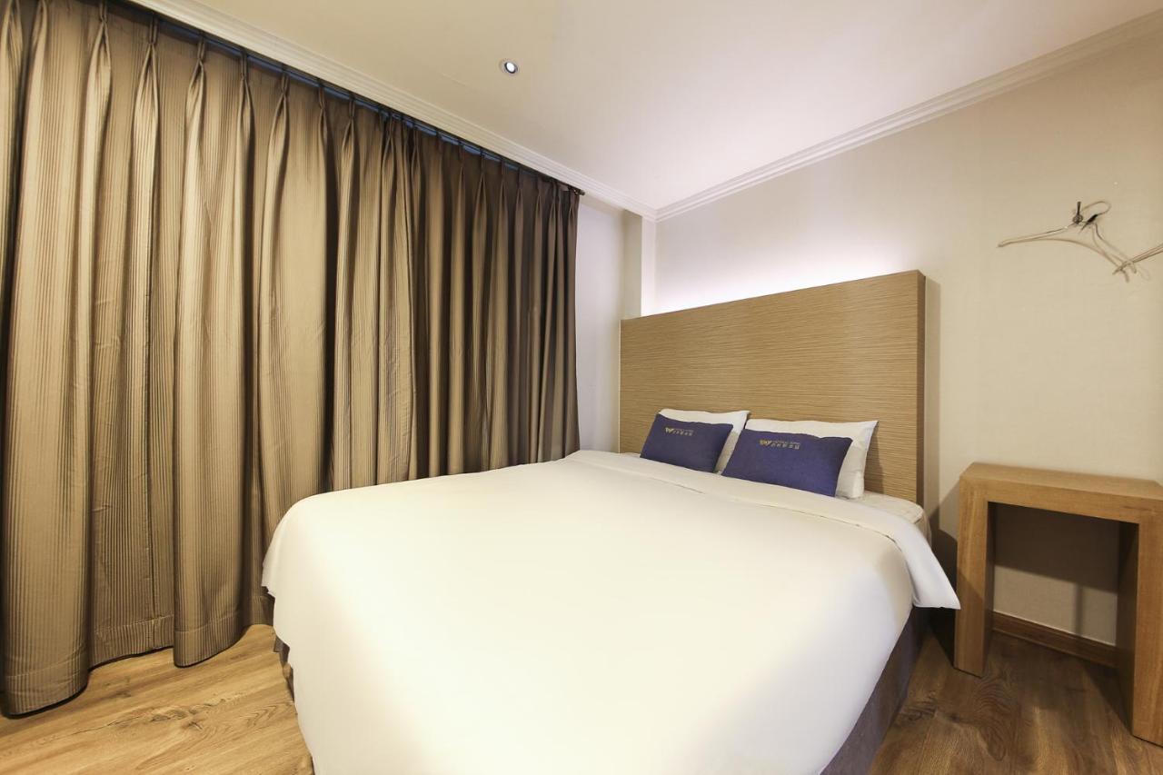 Central Hotel Changwon Bagian luar foto